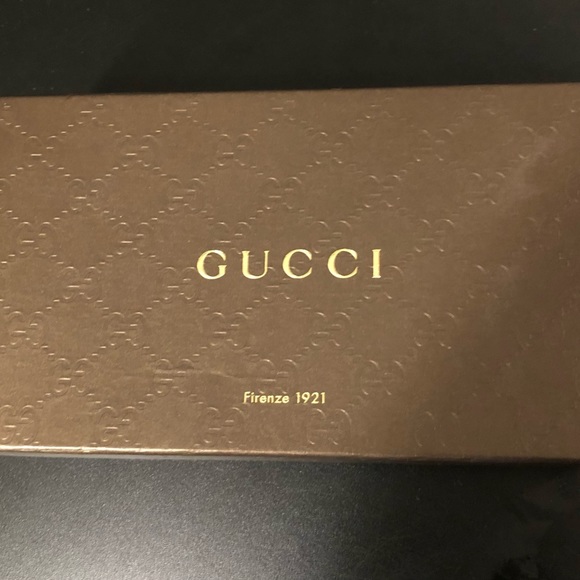 Gucci  Authentic monogram /Red  Wallet !!!!!! EUC - Picture 1 of 4